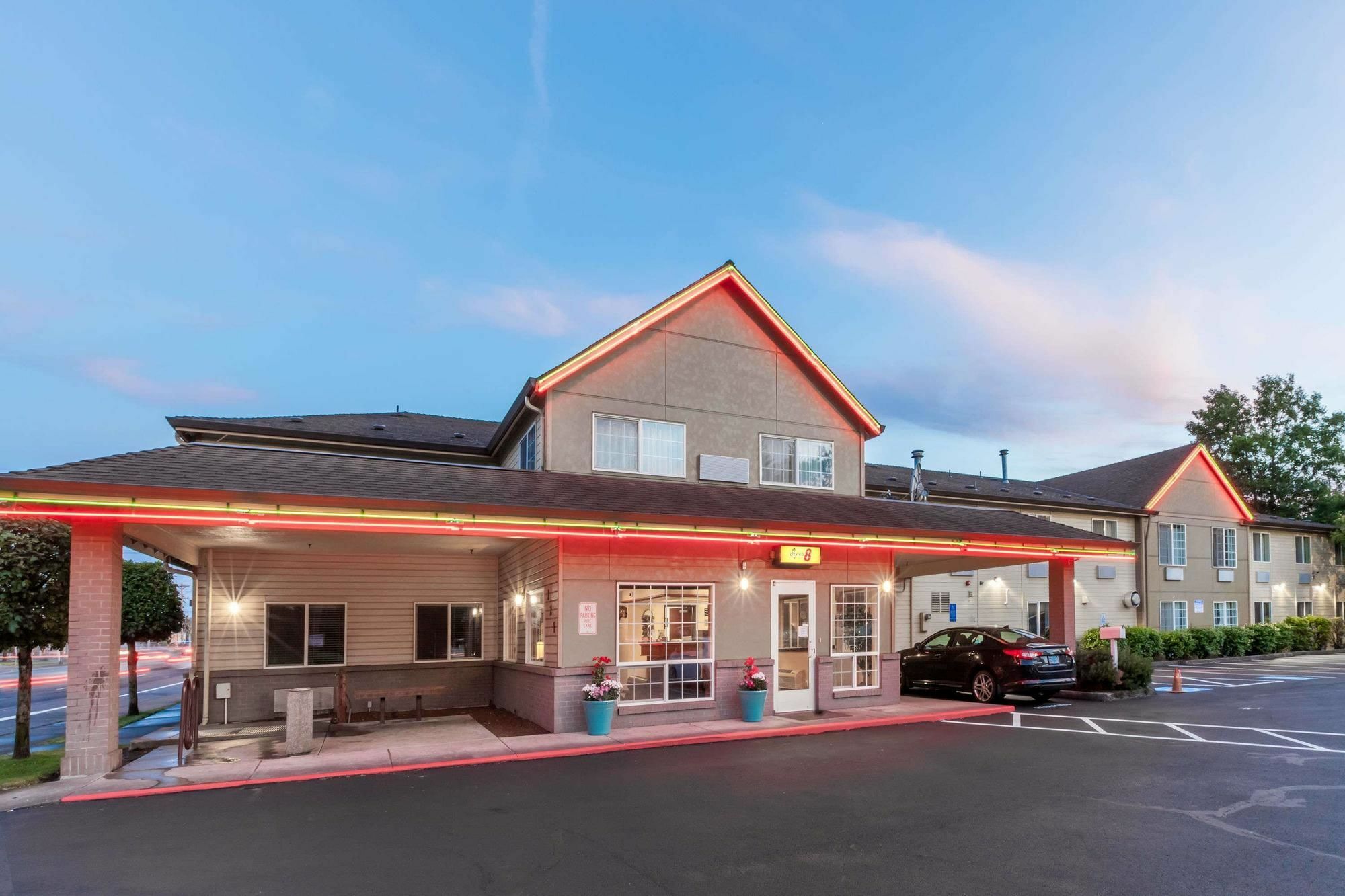 Hotel Super 8 By Wyndham Gresham/Portland Area Or Exterior foto