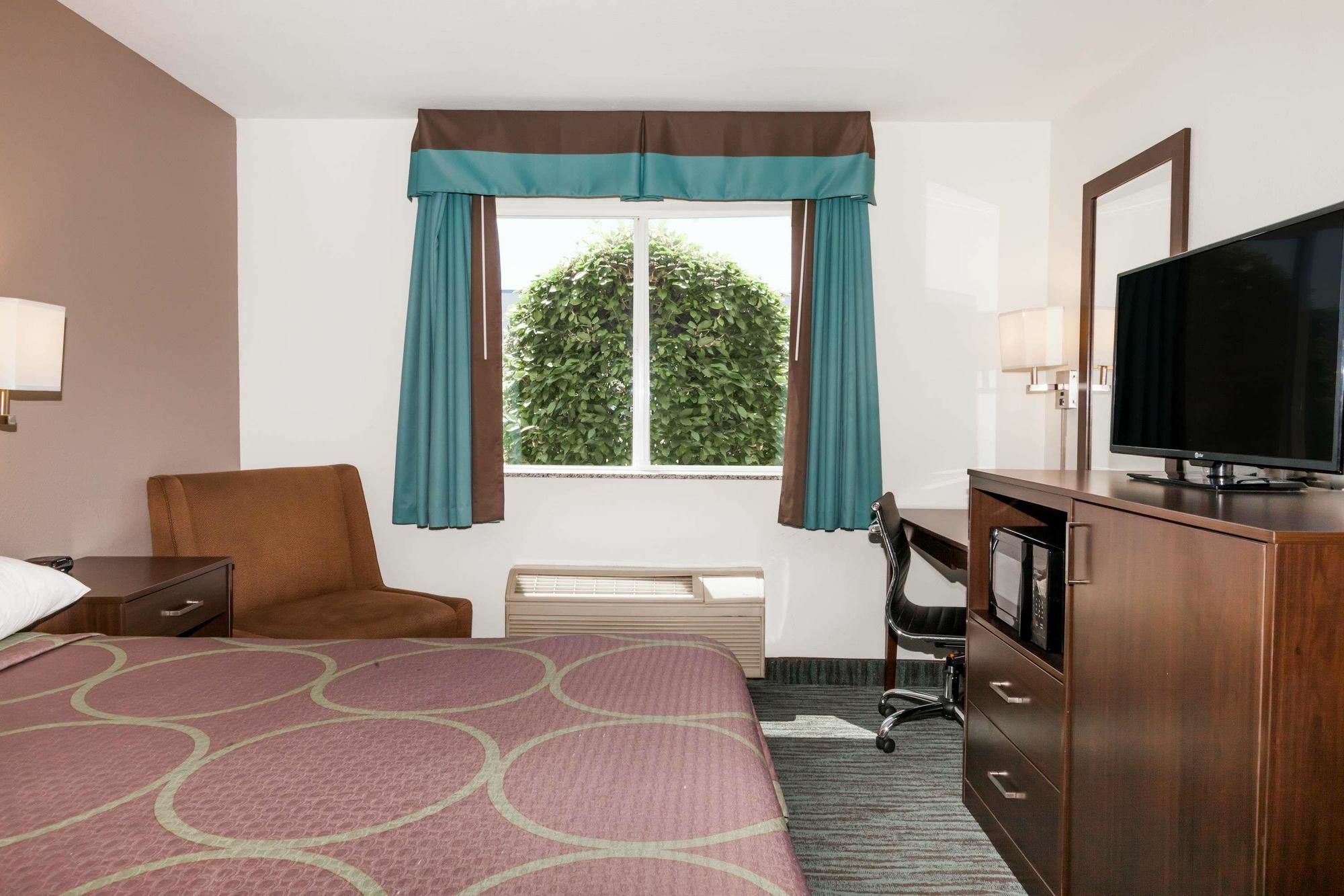 Hotel Super 8 By Wyndham Gresham/Portland Area Or Exterior foto